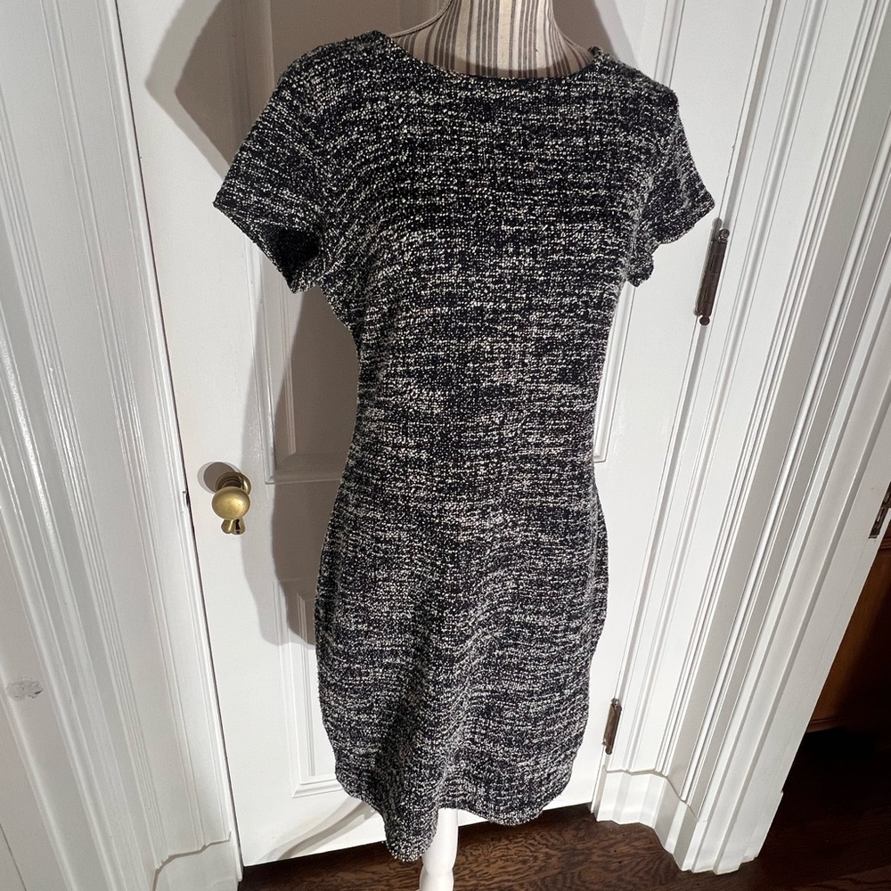 Elegant Black and White Knit Dress banana republic tweed classic D351
